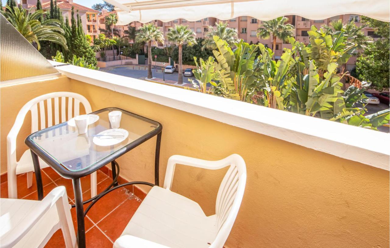 Apartment Stunning In Chapas With 1 Bedrooms, Wifi And Outdoor Swimming Pool Marbella
