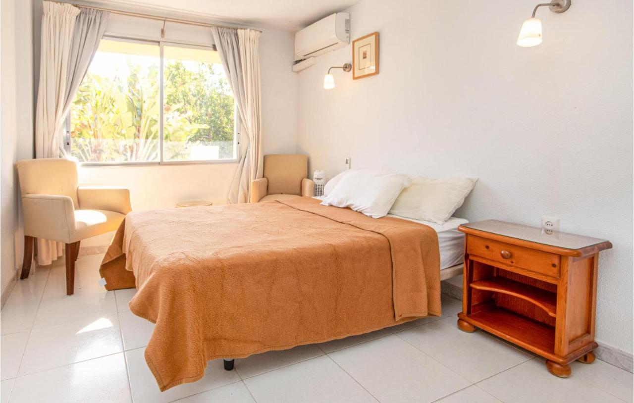 Stunning In Chapas With 1 Bedrooms, Wifi And Outdoor Swimming Pool Marbella
